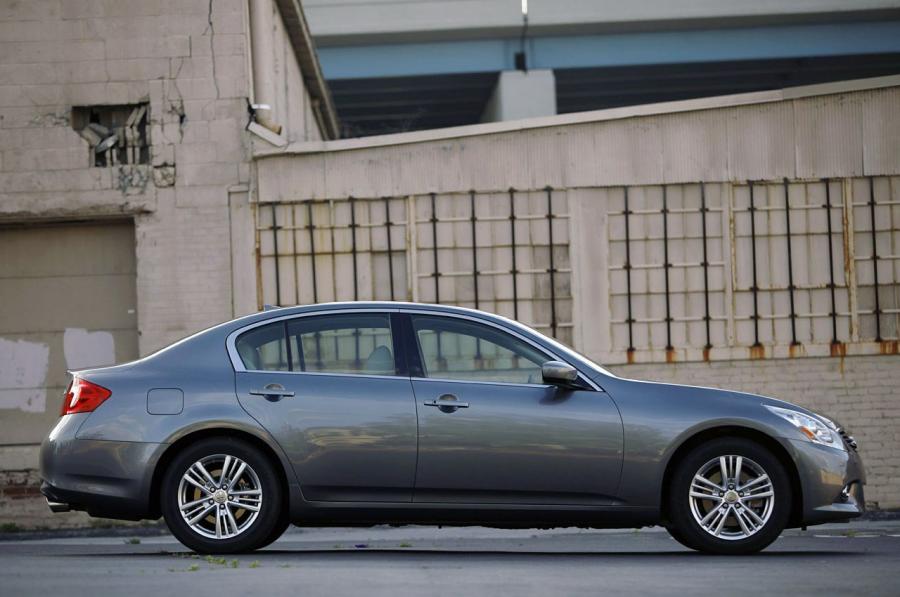  Infiniti G25 2012 года  (фото 7 из 30)